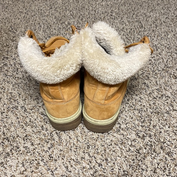 Winter boots - Picture 2 of 3
